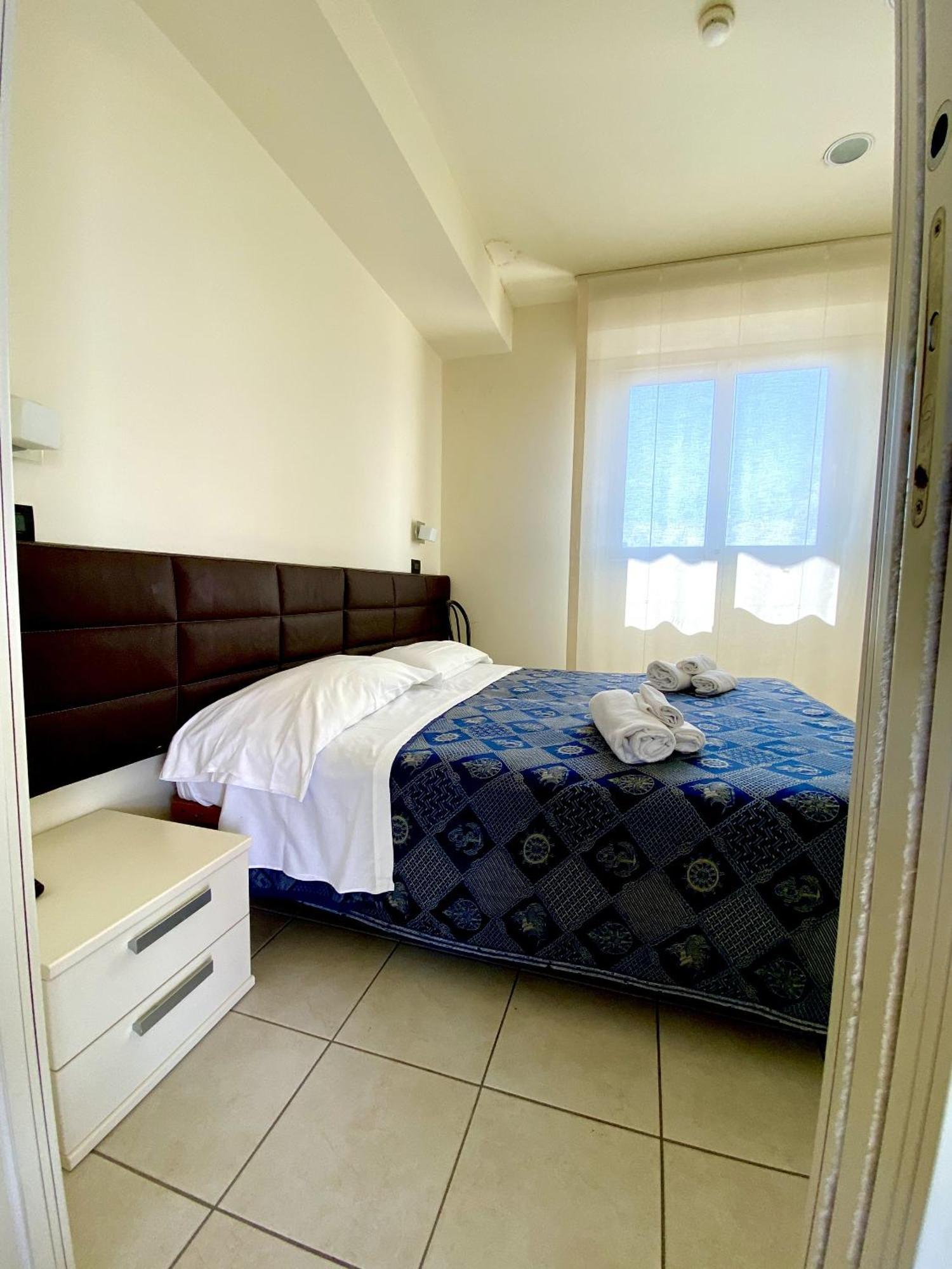 Hotel Avana Fronte Mare Riccione Bilik gambar