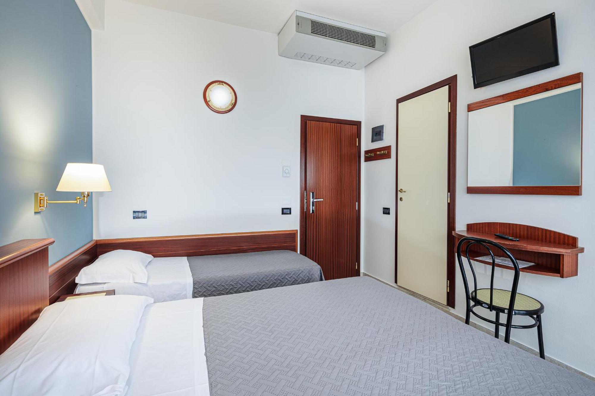 Hotel Avana Fronte Mare Riccione Luaran gambar