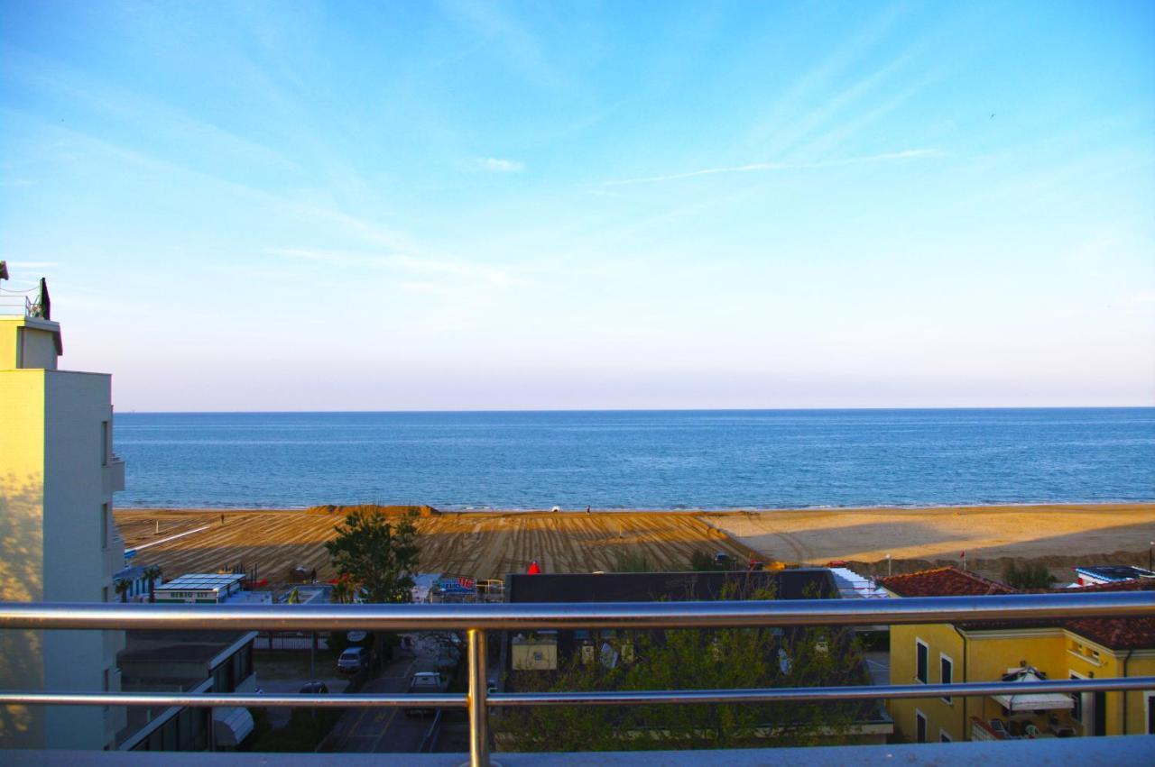 Hotel Avana Fronte Mare Riccione Luaran gambar